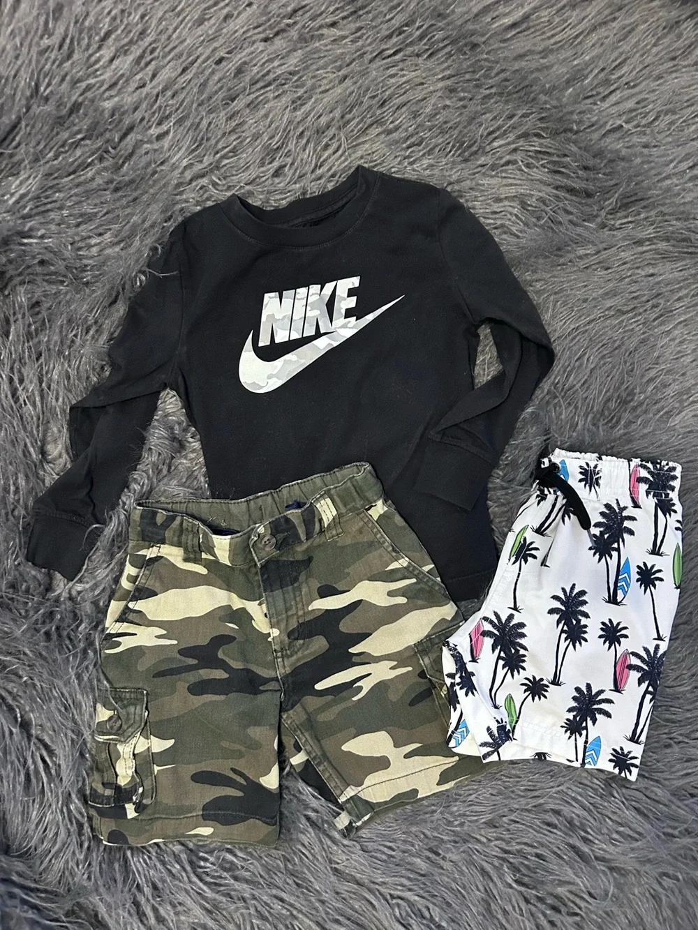 Nike Camo Long Sleeve Tee with Camouflage Cargo Shorts, boys size 4T - Picture 3 of 9